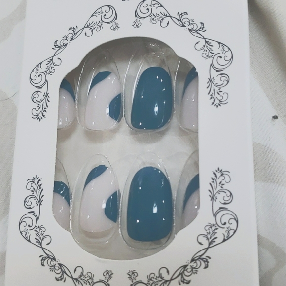 Long Full Cover Artificial Nail Tips Oval Blue Fake Nails With Design French - Picture 2 of 10